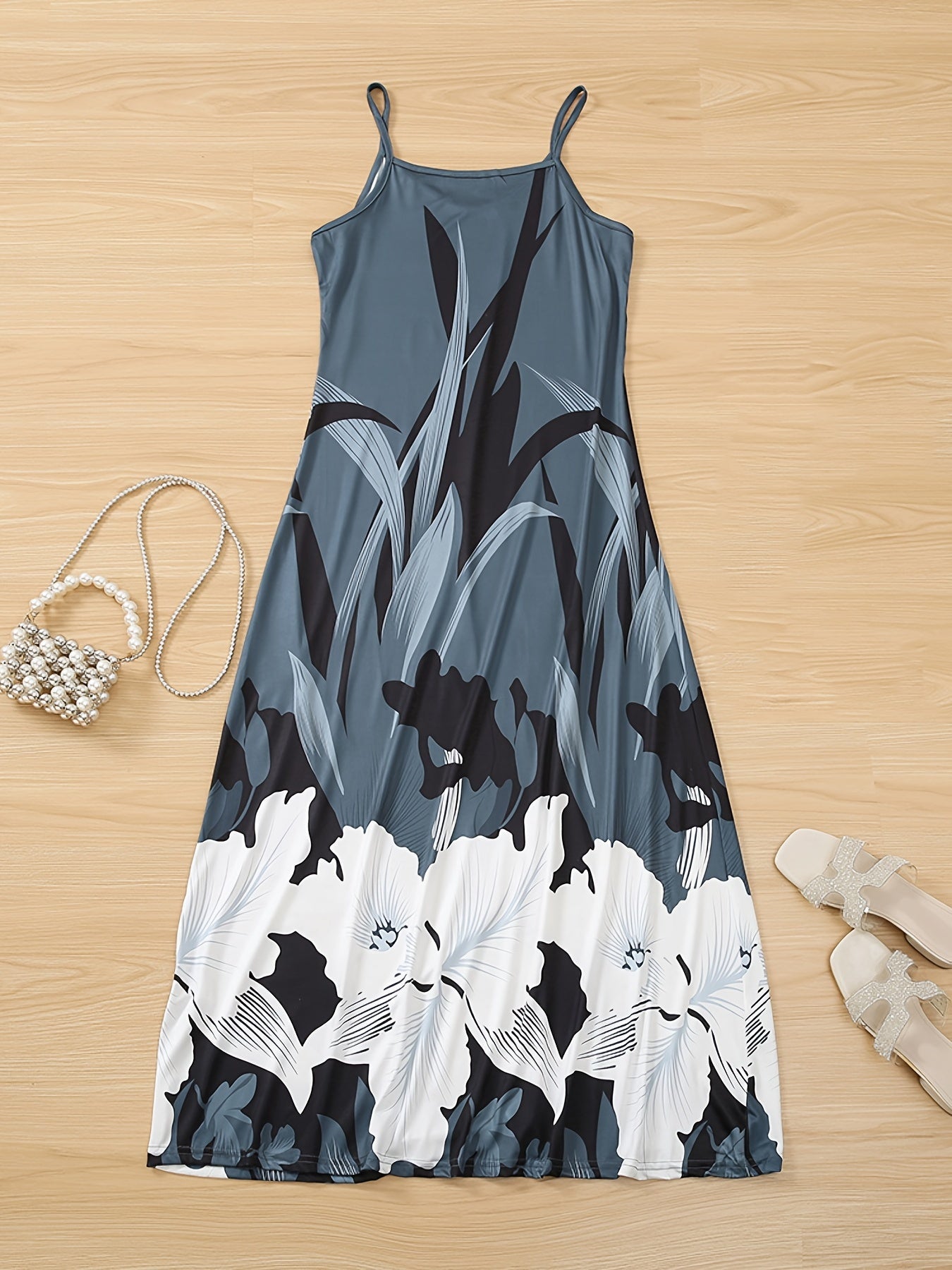 Robe à fines bretelles à imprimé fleuri - Polyvalente et élégante