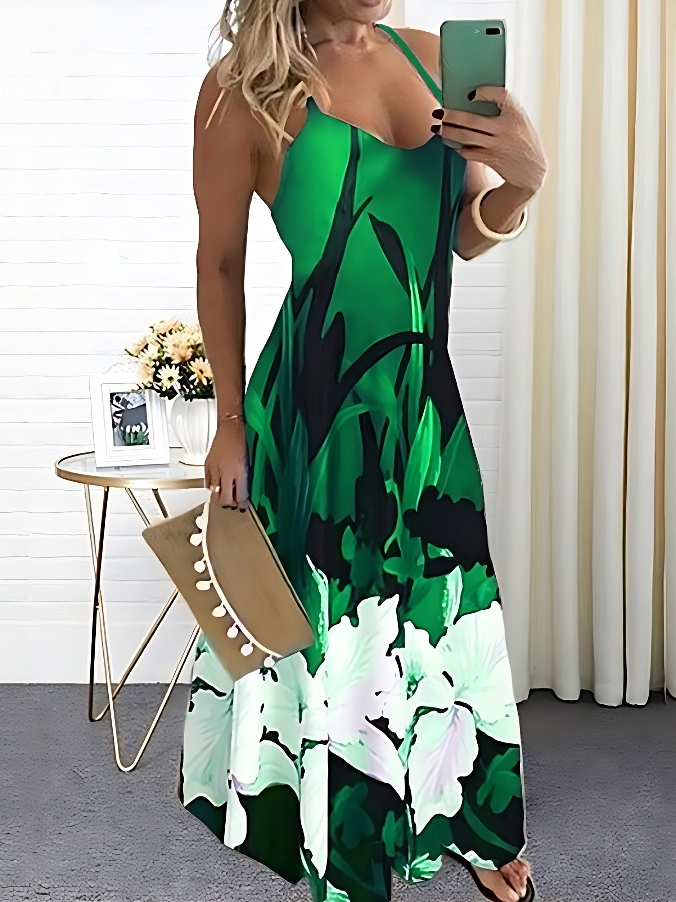 Robe à fines bretelles à imprimé fleuri - Polyvalente et élégante