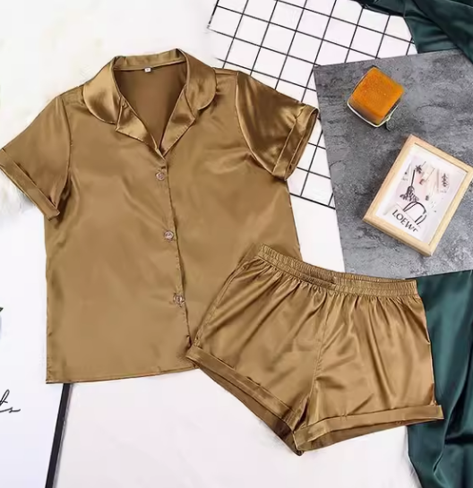 Pyjama Femme - Satin Doux - Chemise Boutonnée Col Revers - Short Ample Confortable